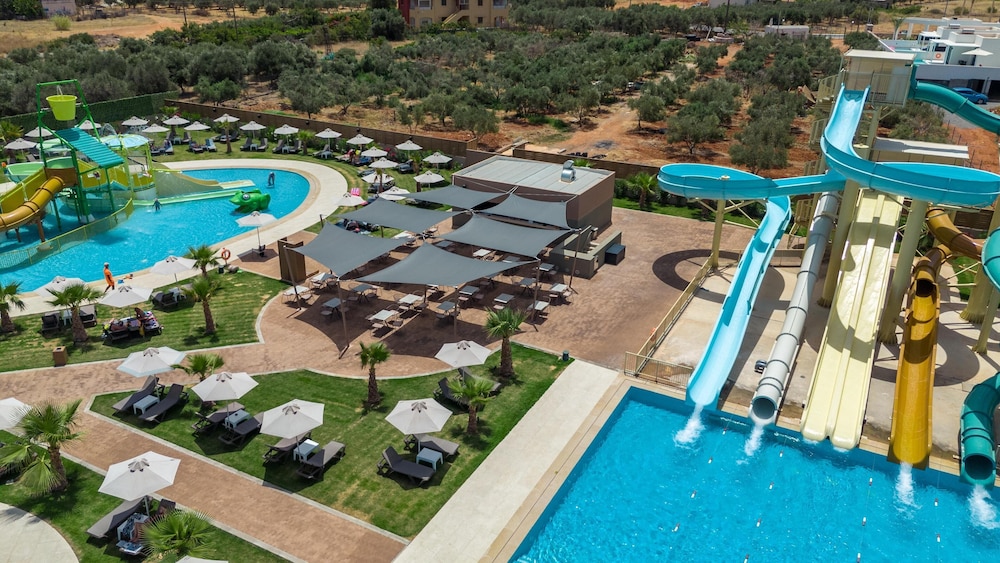 Senseana Sea Side Resort & Aquadventure - All Inclusive — Swimming pool in Analipsi