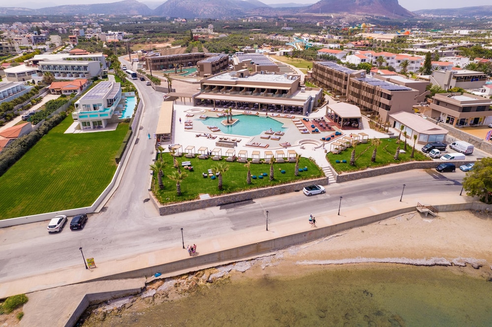 Senseana Sea Side Resort & Aquadventure - All Inclusive — Swimming pool in Analipsi