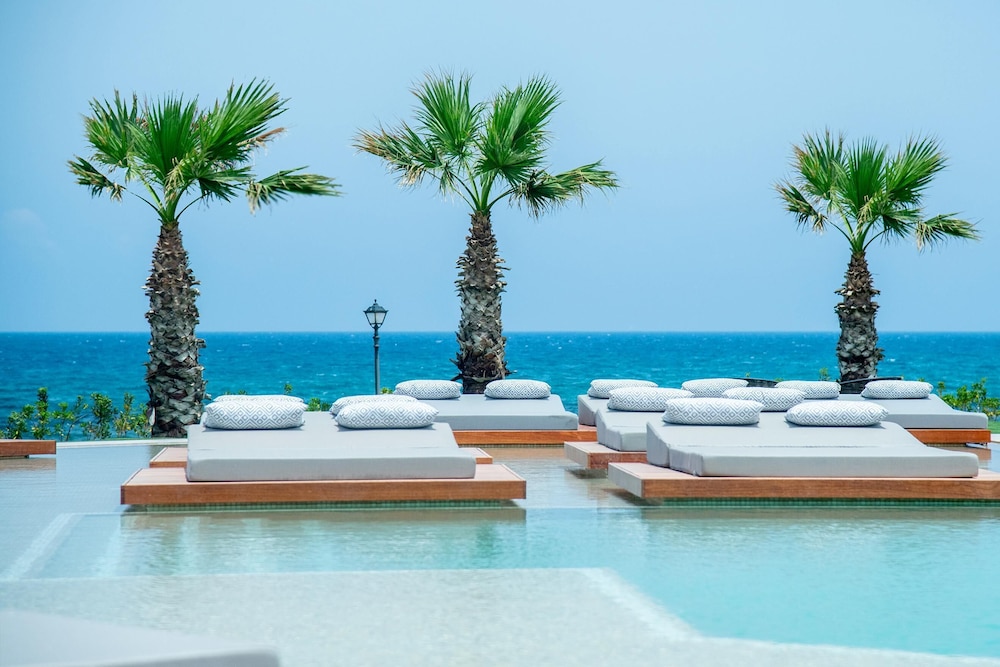 Senseana Sea Side Resort & Aquadventure - All Inclusive — Swimming pool in Analipsi