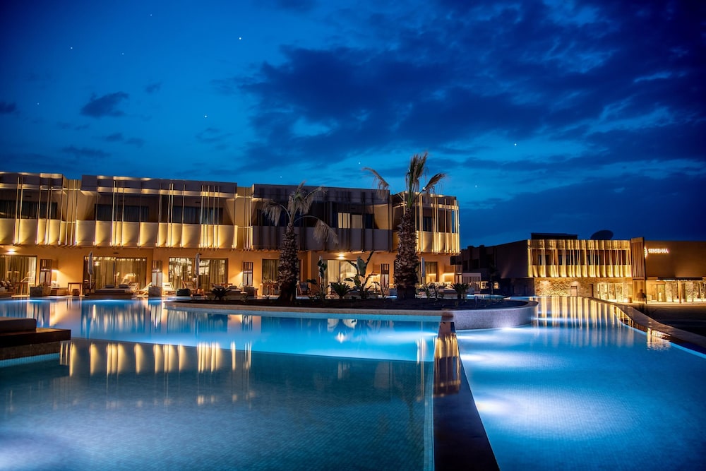 Senseana Sea Side Resort & Aquadventure - All Inclusive — Hotel building in Analipsi