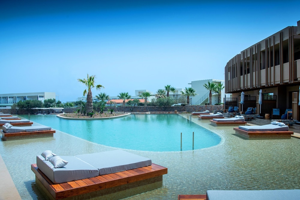 Senseana Sea Side Resort & Aquadventure - All Inclusive — Swimming pool in Analipsi
