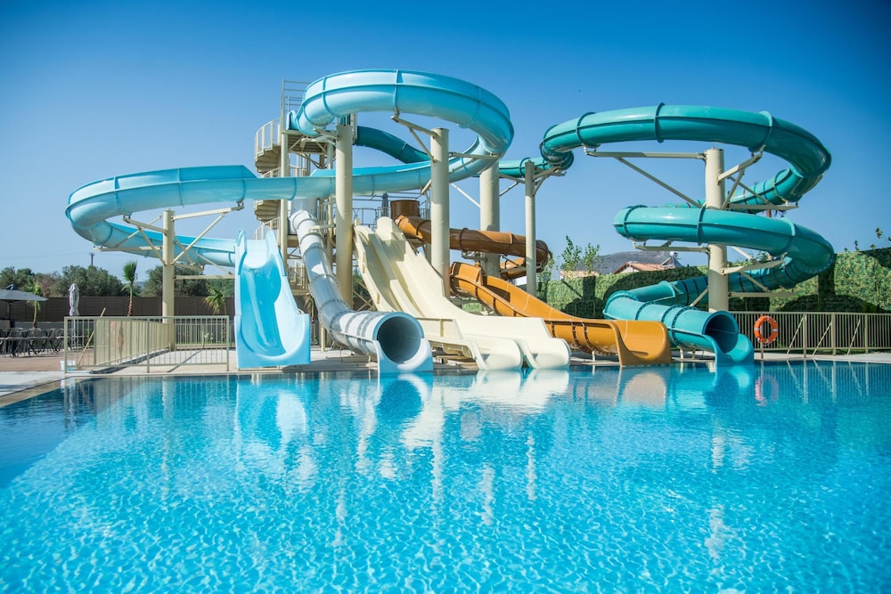 Senseana Sea Side Resort & Aquadventure - All Inclusive — Swimming pool in Analipsi
