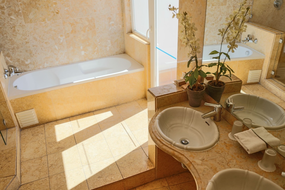 Belver Boa Vista Hotel & Spa - Adults Only — Hotel rooms in Albufeira, Faro