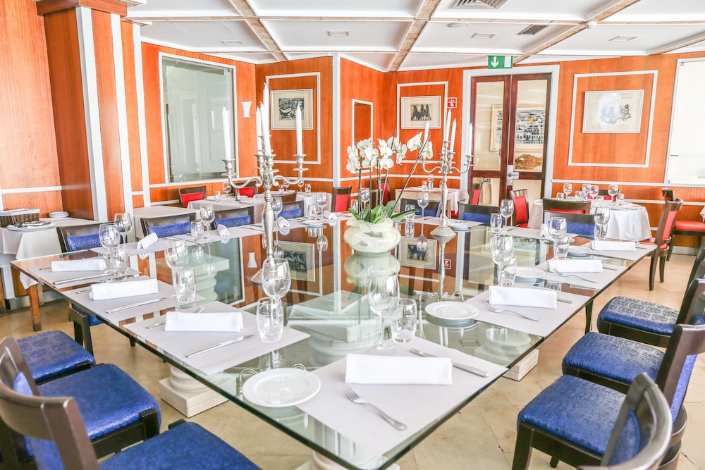 Belver Boa Vista Hotel & Spa - Adults Only — Restaurant & bars in Albufeira, Faro