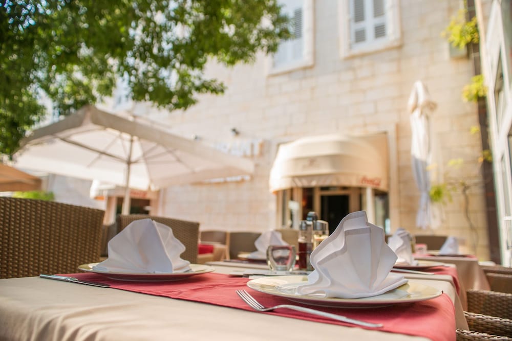 Hotel Biokovo — Restaurant & bars in Makarska, Split-Dalmatia