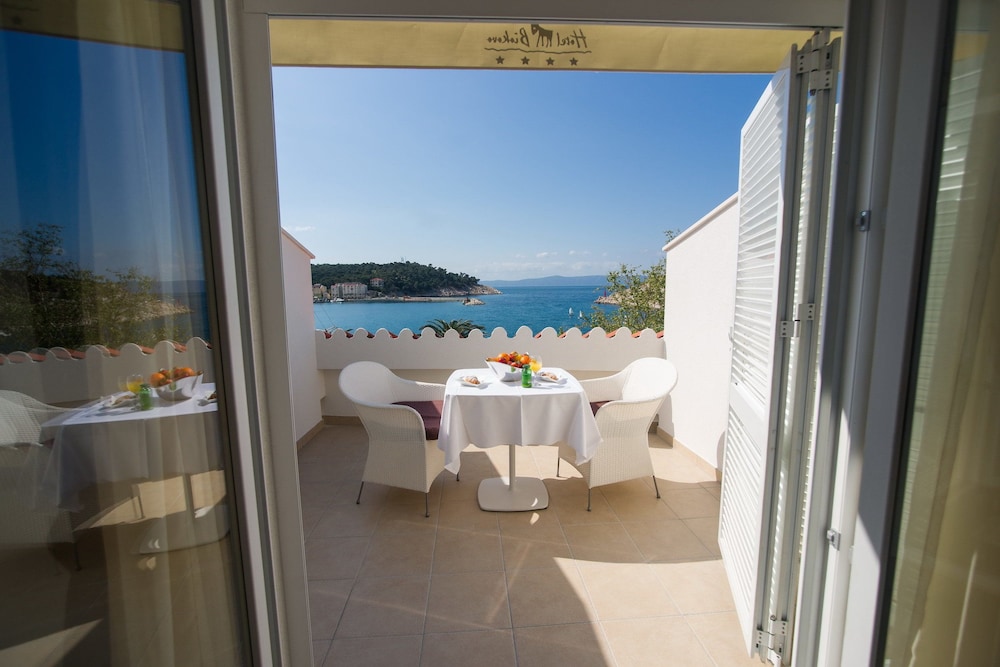 Hotel Biokovo — Hotel rooms in Makarska, Split-Dalmatia