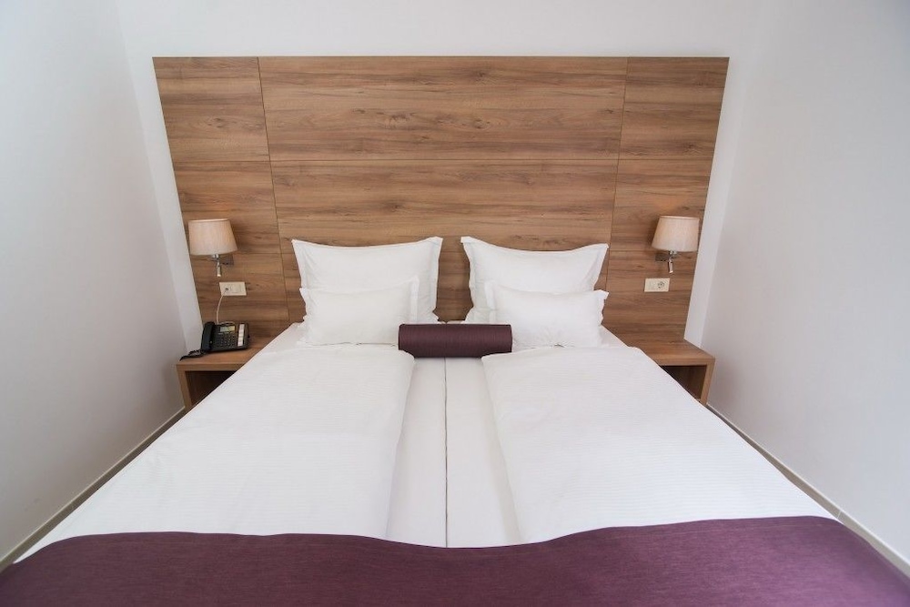 Hotel Biokovo — Hotel rooms in Makarska, Split-Dalmatia