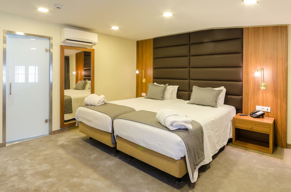 Hotel Borges Chiado — Hotel rooms in Lisbon, Lisboa