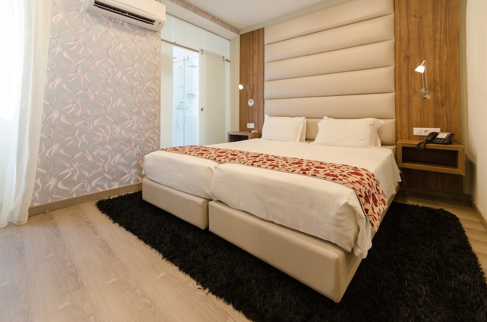 Hotel Borges Chiado — Hotel rooms in Lisbon, Lisboa
