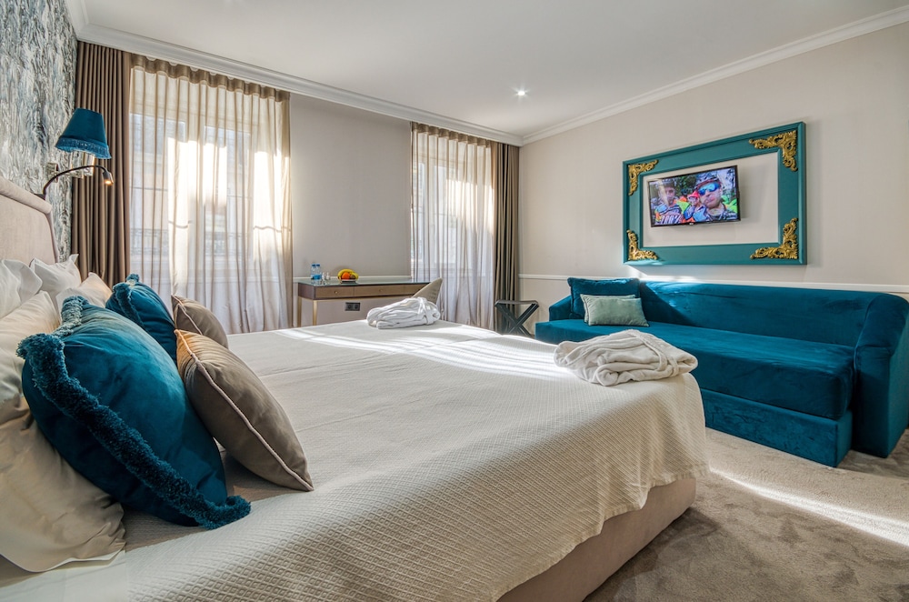 Hotel Borges Chiado — Hotel rooms in Lisbon, Lisboa