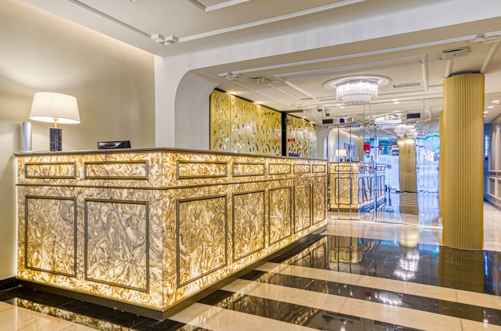 Hotel Borges Chiado — Hotel building in Lisbon, Lisboa