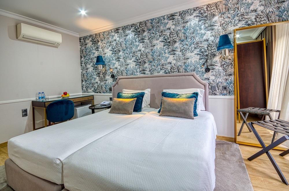 Hotel Borges Chiado — Hotel rooms in Lisbon, Lisboa
