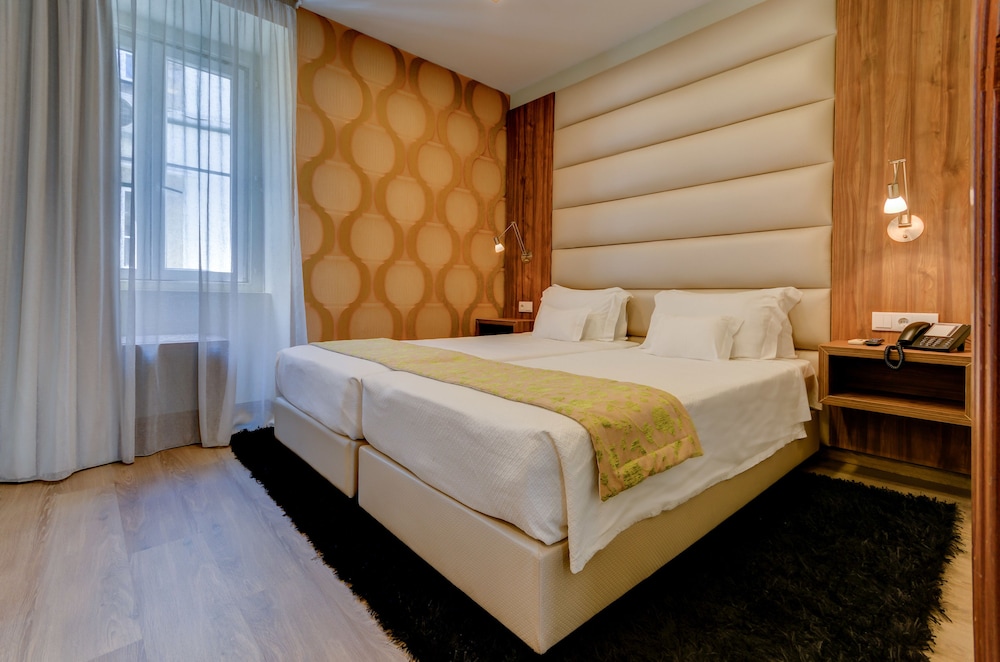 Hotel Borges Chiado — Hotel rooms in Lisbon, Lisboa
