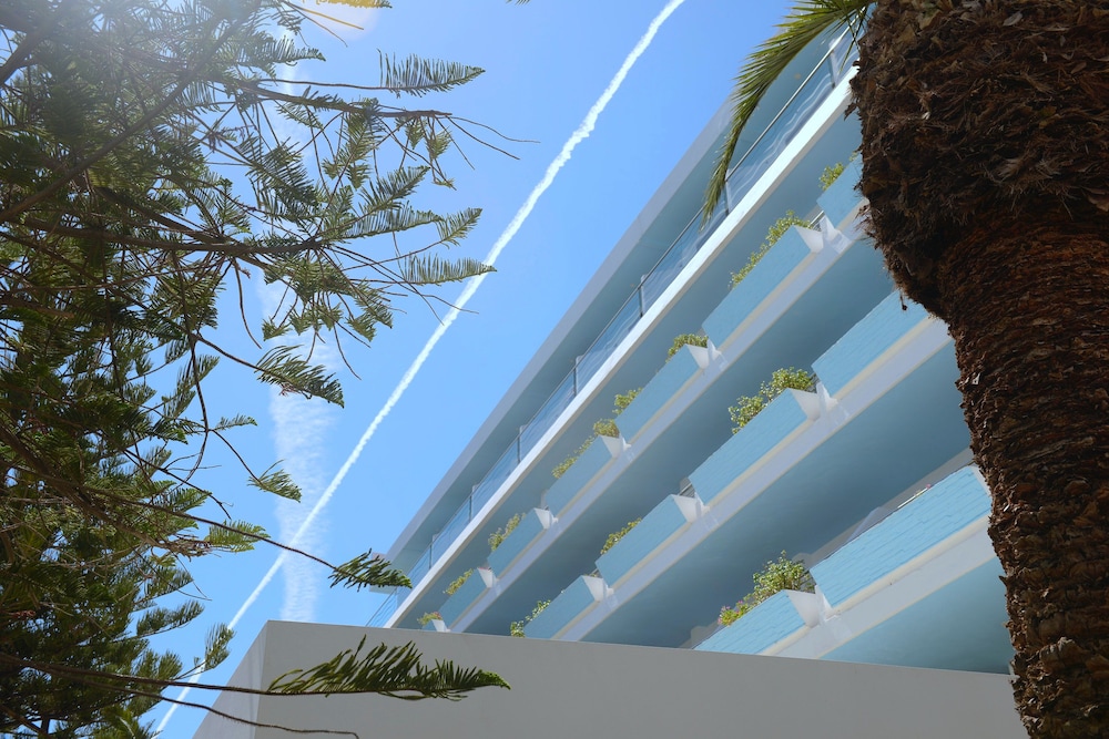 Blue Horizon Hotel — Hotel building in Ialyssos, South Aegean