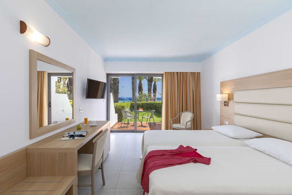 Blue Horizon Hotel — Hotel rooms in Ialyssos, South Aegean