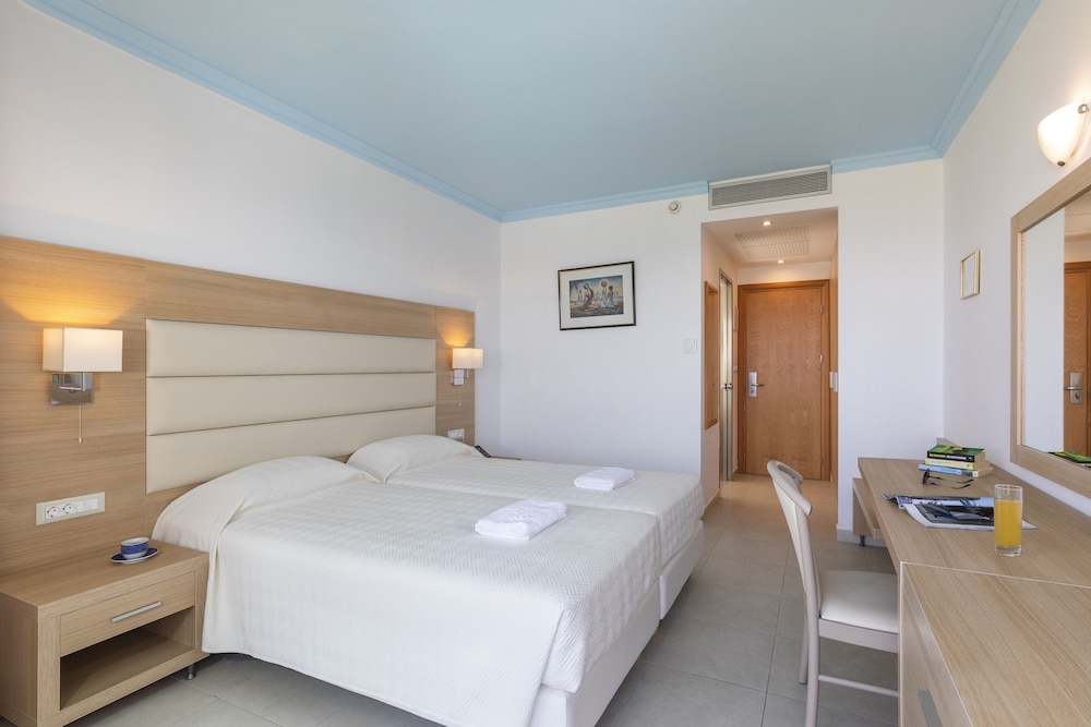 Blue Horizon Hotel — Hotel rooms in Ialyssos, South Aegean