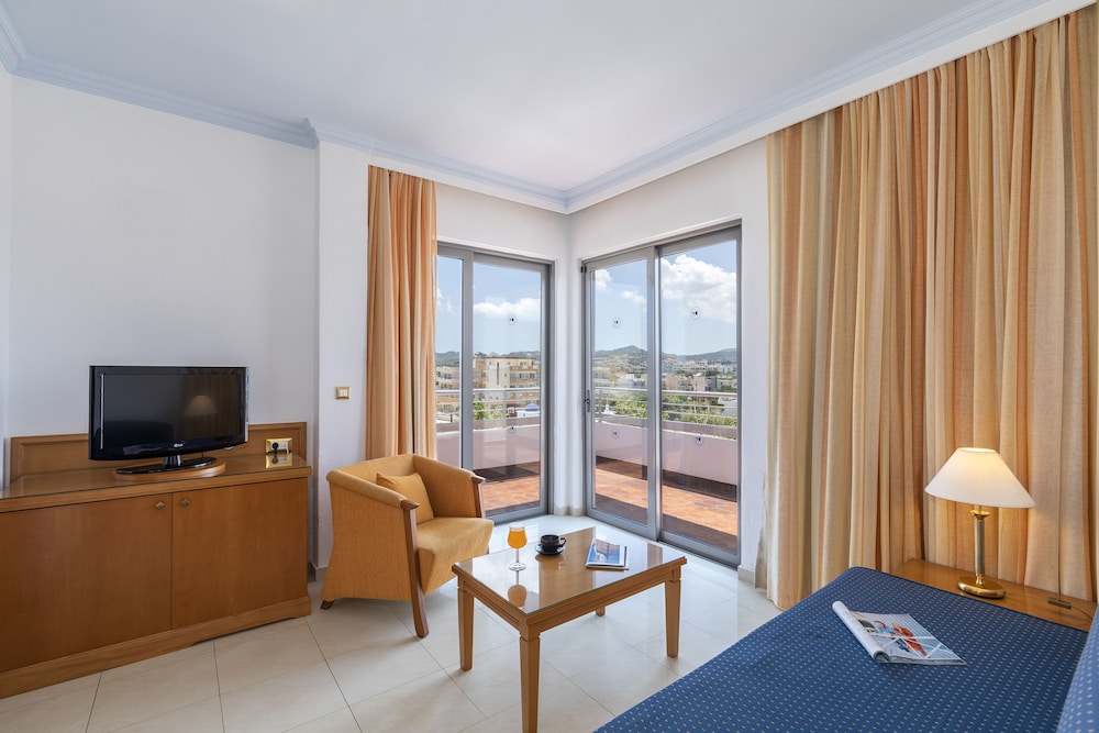 Blue Horizon Hotel — Hotel rooms in Ialyssos, South Aegean