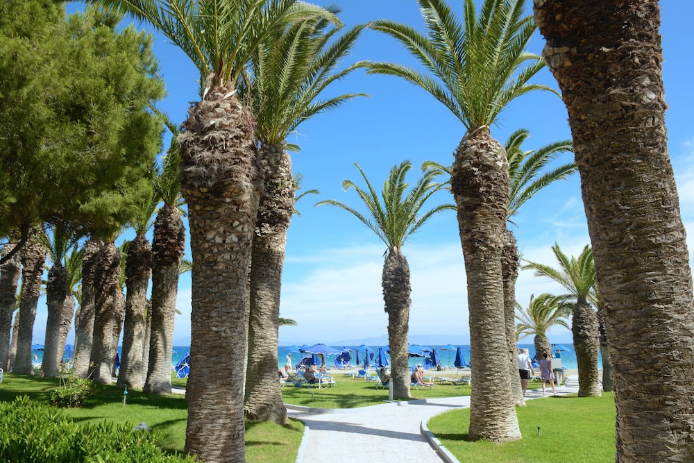 Blue Horizon Hotel — Beach in Ialyssos, South Aegean