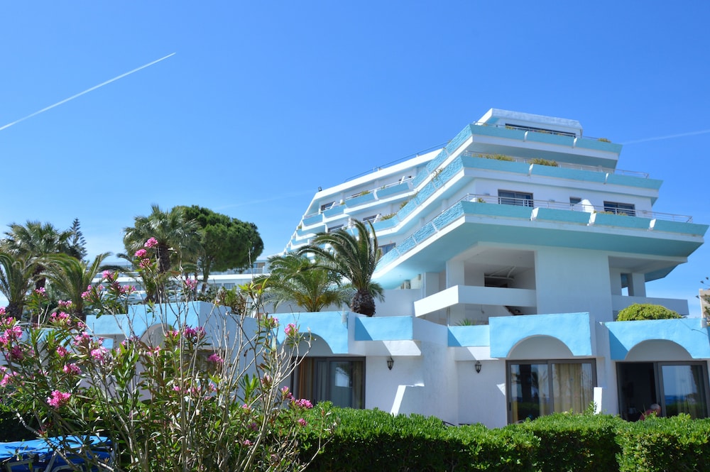 Blue Horizon Hotel — Hotel building in Ialyssos, South Aegean