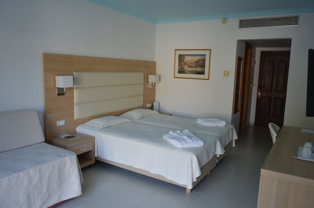 Blue Horizon Hotel — Hotel rooms in Ialyssos, South Aegean