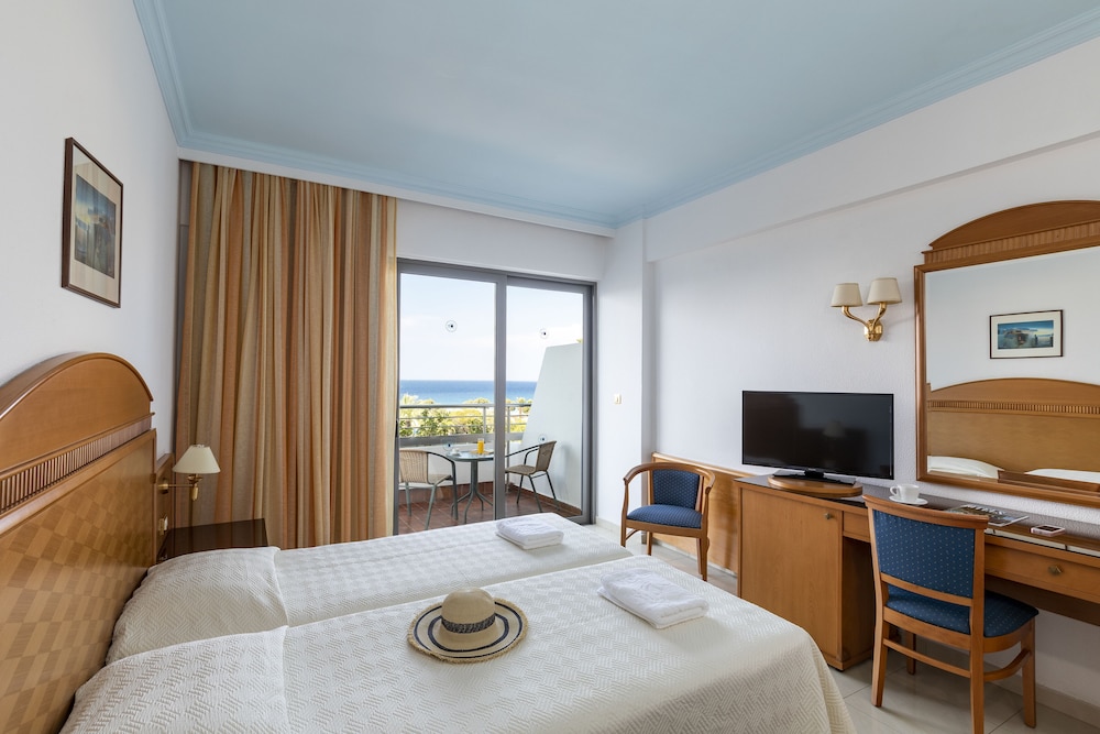 Blue Horizon Hotel — Hotel rooms in Ialyssos, South Aegean