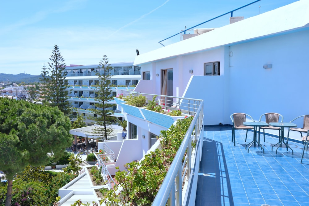 Blue Horizon Hotel — Hotel building in Ialyssos, South Aegean
