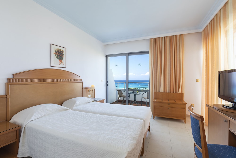 Blue Horizon Hotel — Hotel rooms in Ialyssos, South Aegean