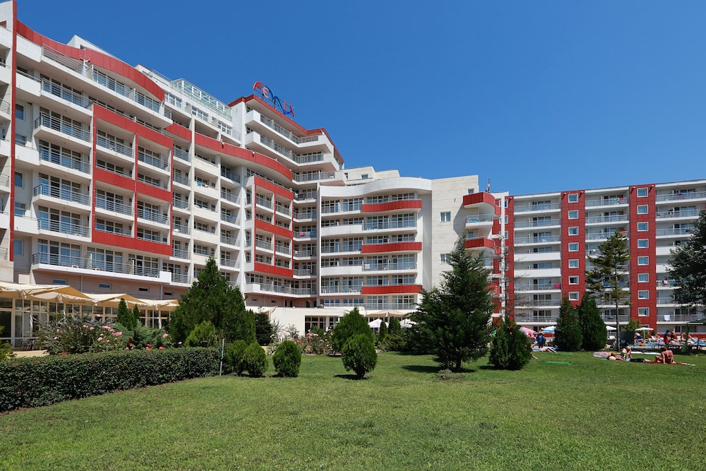 Hotel Fenix — Hotel building in Sunny Beach, Burgas Region