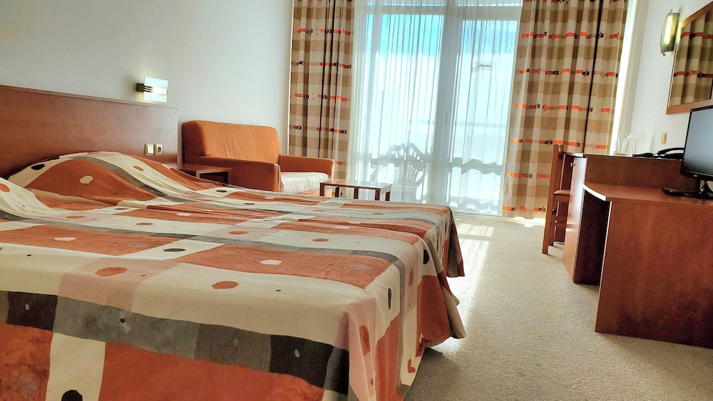 Hotel Fenix — Hotel rooms in Sunny Beach, Burgas Region
