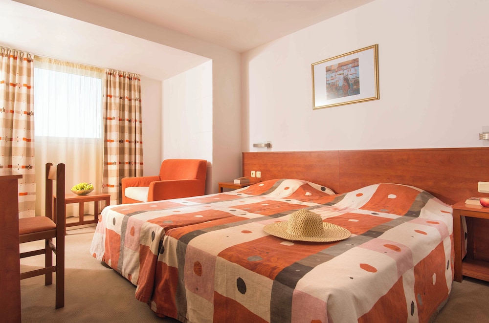 Hotel Fenix — Hotel rooms in Sunny Beach, Burgas Region