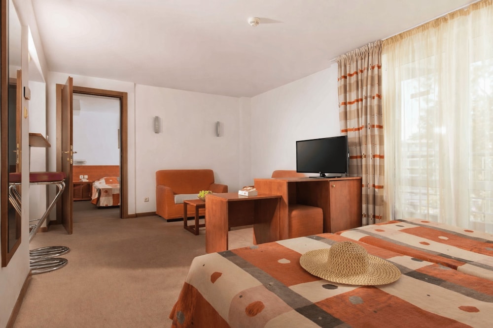 Hotel Fenix — Hotel rooms in Sunny Beach, Burgas Region