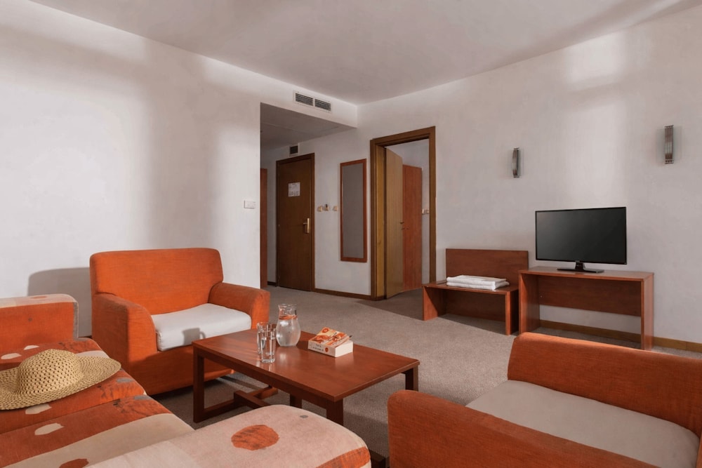 Hotel Fenix — Hotel rooms in Sunny Beach, Burgas Region