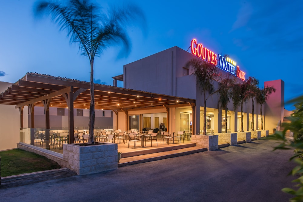 Gouves Water Park Holiday Resort — Restaurant & bars in Gouves