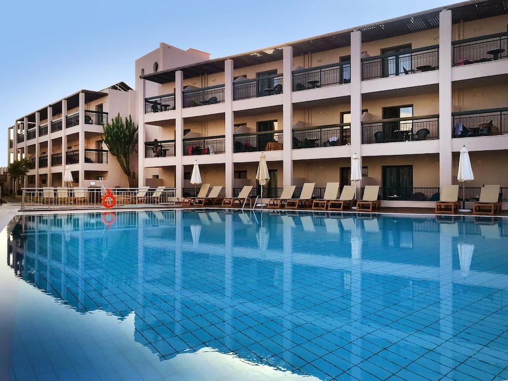 Gouves Water Park Holiday Resort — Swimming pool in Gouves