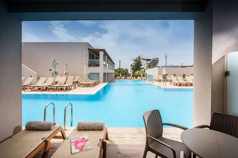 Gouves Water Park Holiday Resort — Swimming pool in Gouves