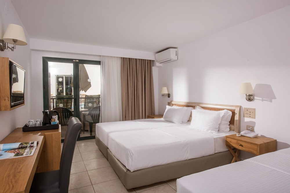 Gouves Water Park Holiday Resort — Hotel rooms in Gouves