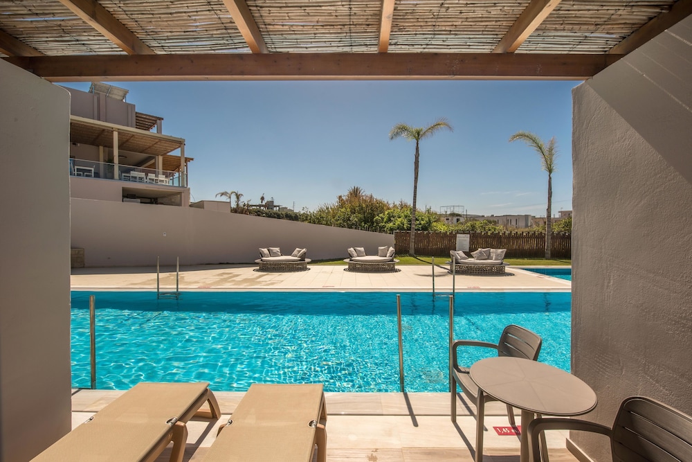 Gouves Water Park Holiday Resort — Swimming pool in Gouves