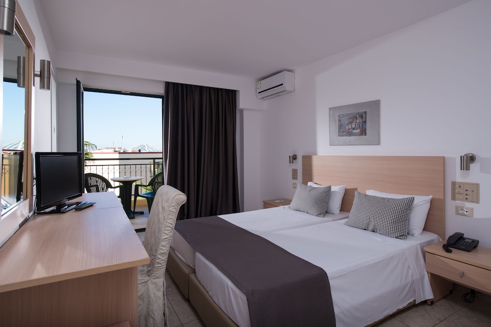 Gouves Water Park Holiday Resort — Hotel rooms in Gouves