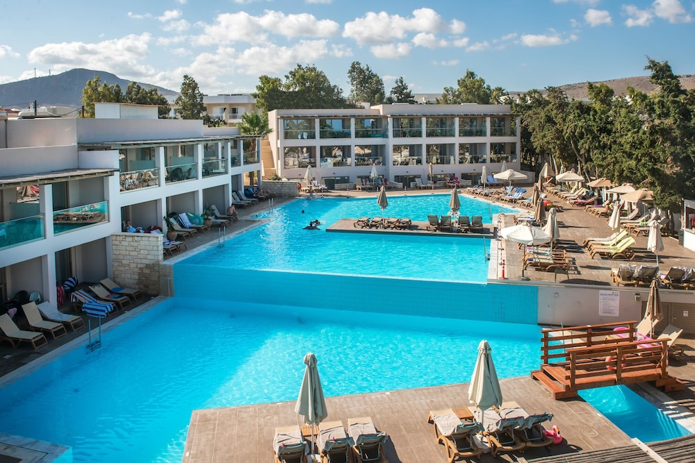 Gouves Water Park Holiday Resort — Main photo in Gouves