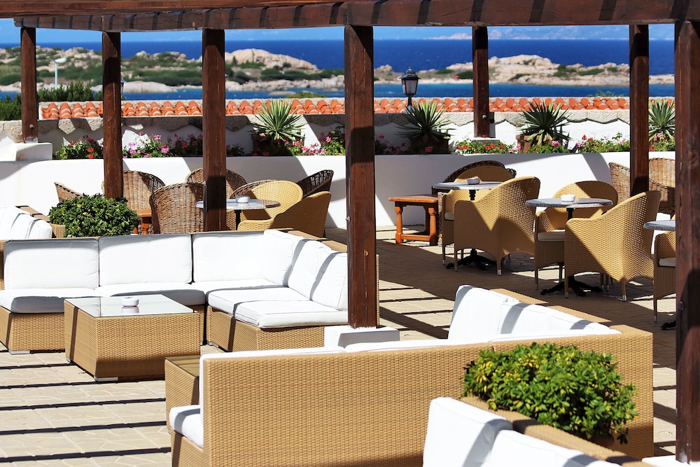 COLONNA GRAND HOTEL CAPO TESTA, a Colonna Luxury Beach Hotel, Santa Teresa Sardegna — Restaurant & bars in Capo Testa, Sardinia