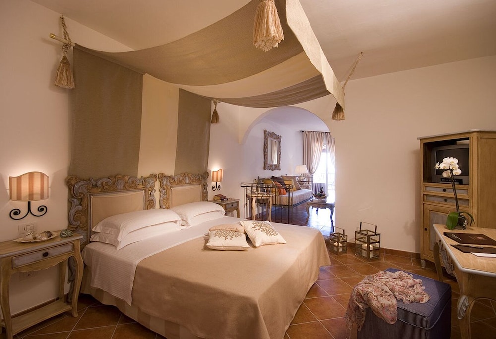 COLONNA GRAND HOTEL CAPO TESTA, a Colonna Luxury Beach Hotel, Santa Teresa Sardegna — Hotel rooms in Capo Testa, Sardinia