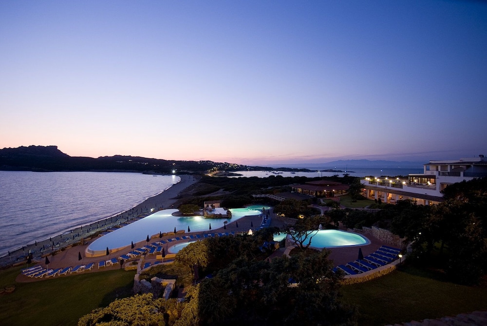 COLONNA GRAND HOTEL CAPO TESTA, a Colonna Luxury Beach Hotel, Santa Teresa Sardegna — Swimming pool in Capo Testa, Sardinia
