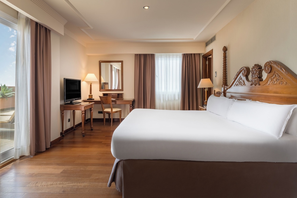 Gran Hotel Elba Estepona Thalasso & Spa — Hotel rooms in Estepona, Andalusia