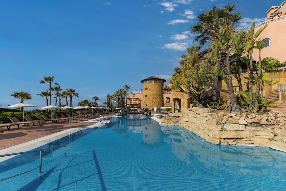 Gran Hotel Elba Estepona Thalasso & Spa — Swimming pool in Estepona, Andalusia