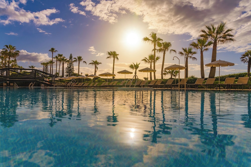 Gran Hotel Elba Estepona Thalasso & Spa — Swimming pool in Estepona, Andalusia