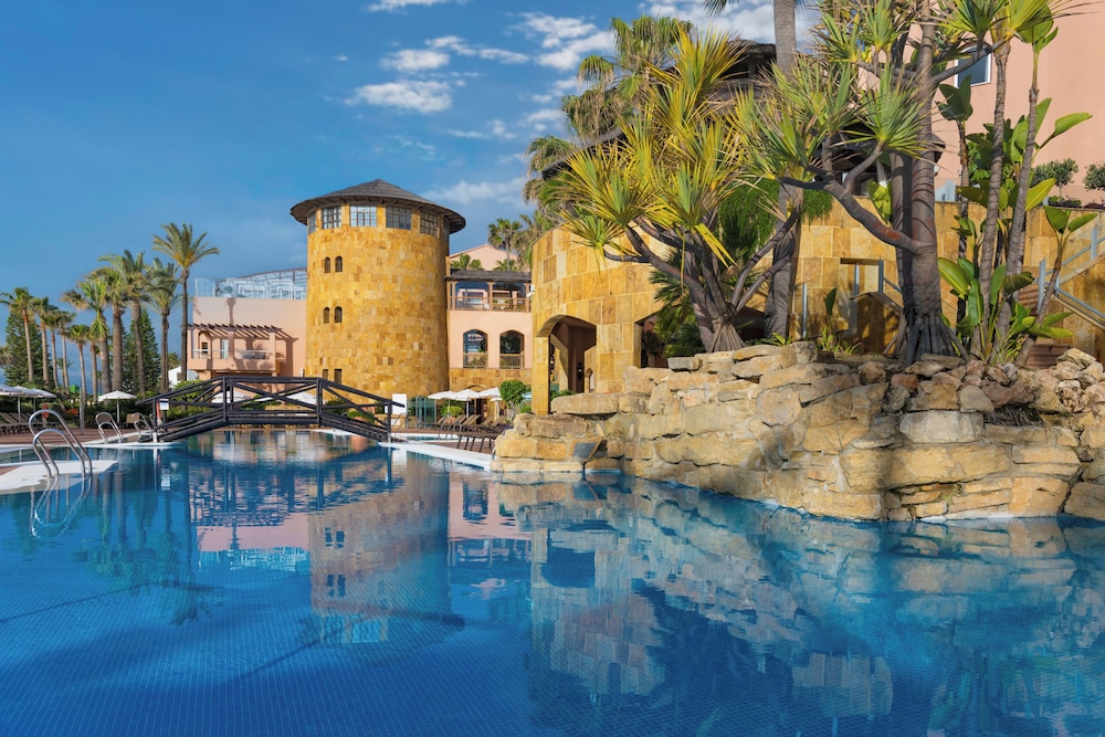 Gran Hotel Elba Estepona Thalasso & Spa — Swimming pool in Estepona, Andalusia