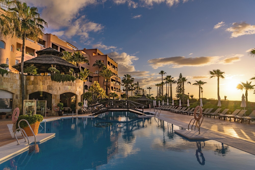 Gran Hotel Elba Estepona Thalasso & Spa — Swimming pool in Estepona, Andalusia