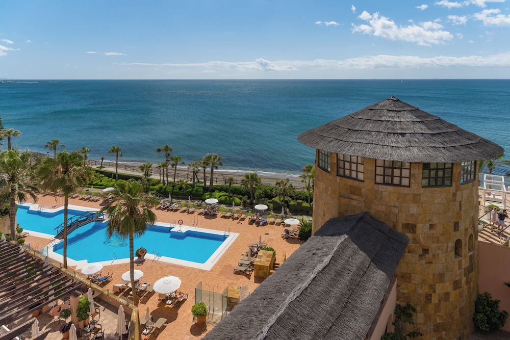 Gran Hotel Elba Estepona Thalasso & Spa — Swimming pool in Estepona, Andalusia