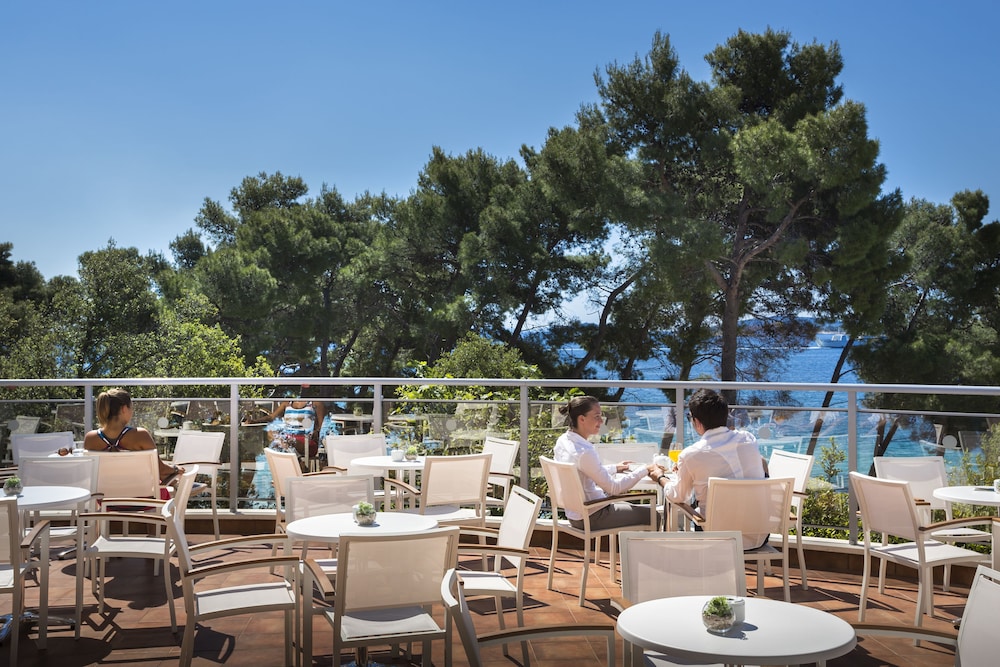 Aminess Vival Grand Azur Hotel — Restaurant & bars in Orebić, Dubrovnik-Neretva