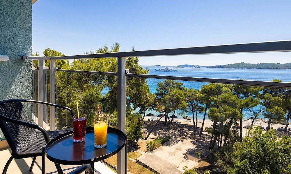 Aminess Vival Grand Azur Hotel — Beach in Orebić, Dubrovnik-Neretva